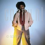 27-02-1980 Billy Ocean at studio in Amsterdam.

[keywords]Posed, Half Length, Eyecontact[/keywords]